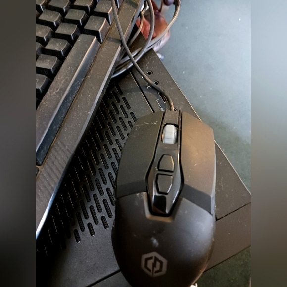 CyberPowerPC Gamer - Picture 5 of 11